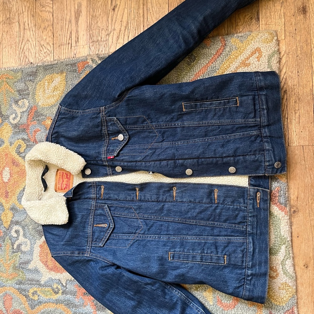 Levi's Indigo Denim Jacket with Cream Sherpa Lining